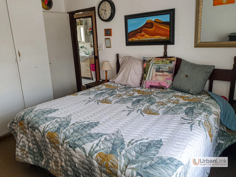 5 Bedroom Property for Sale in Mid Town North West